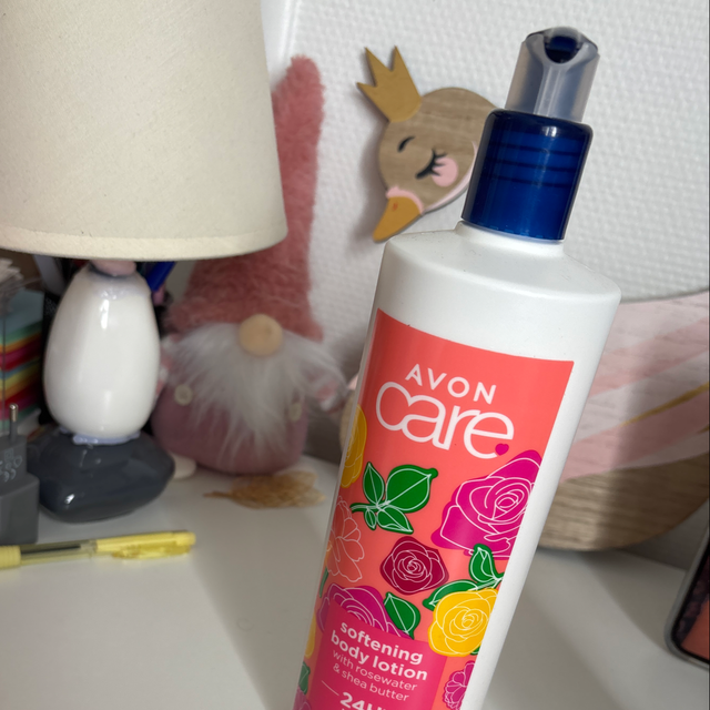 la lotion pour le corps AVON Care Softening Body Lotion – Rosewater & Shea Butter 🌹💗