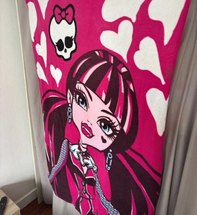 Plaid / couverture Monster High – Draculaura 🩷🖤