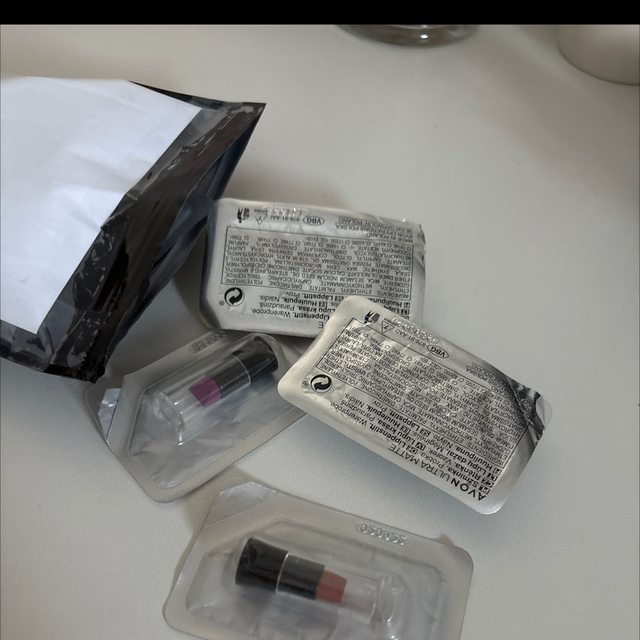 Lot de 16 mini rouge à lèvre 👄