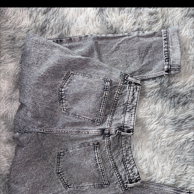 👖 Jean femme gris délavé / effet acid wash coupe droite