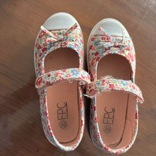 Ballerines / tennis fille fleuries – E.P.C – Taille 30 🌸