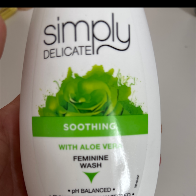 AVON Simply Delicate Soothing – Feminine Wash à l’Aloe Vera 🌿🤍