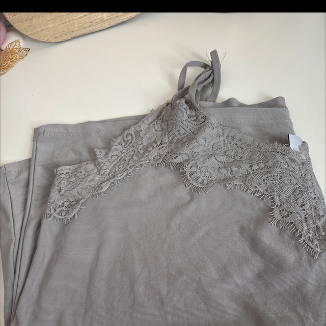 Débardeur  femme gris avec dentelle