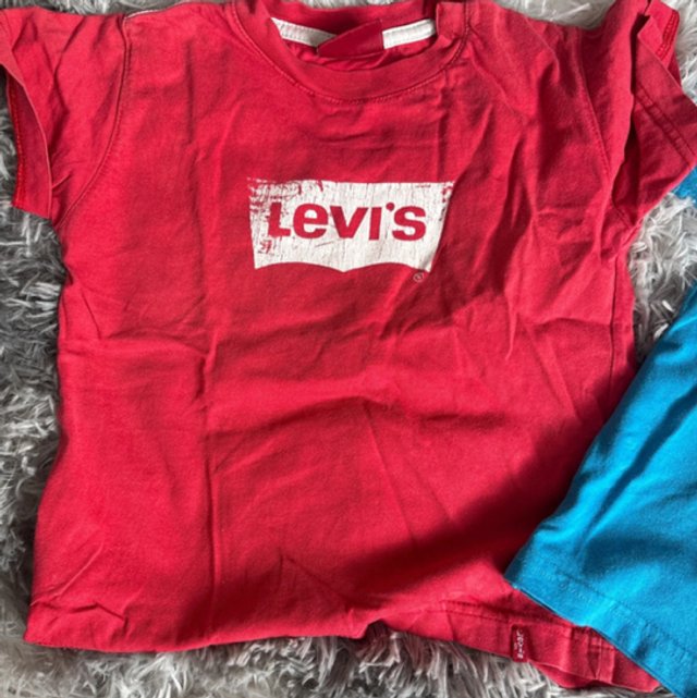 👕 Lot de 2 T-shirts de marque – Levi’s & Adidas