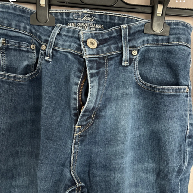 Jeans levîs