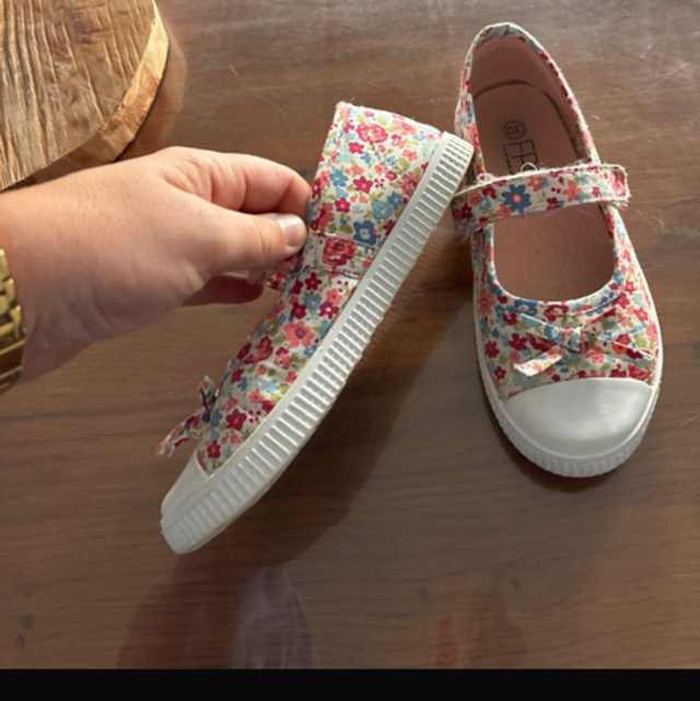 Ballerines / tennis fille fleuries – E.P.C – Taille 30 🌸