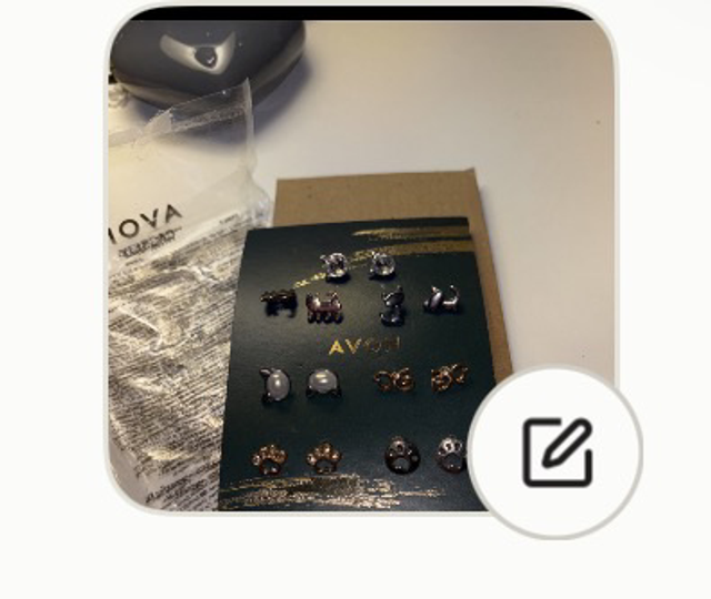 🐾 Coffret AVON – 7 paires de boucles d’oreilles