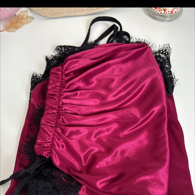 💗 Ensemble lingerie / pyjama satiné rose fuchsia & dentelle noire T40