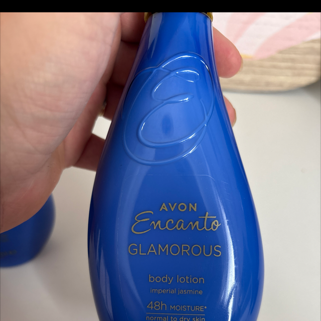 la lotion pour le corps AVON Encanto Glamorous – Imperial Jasmine 💙✨