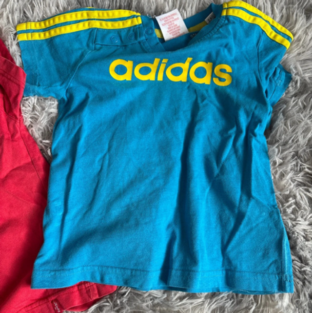 👕 Lot de 2 T-shirts de marque – Levi’s & Adidas