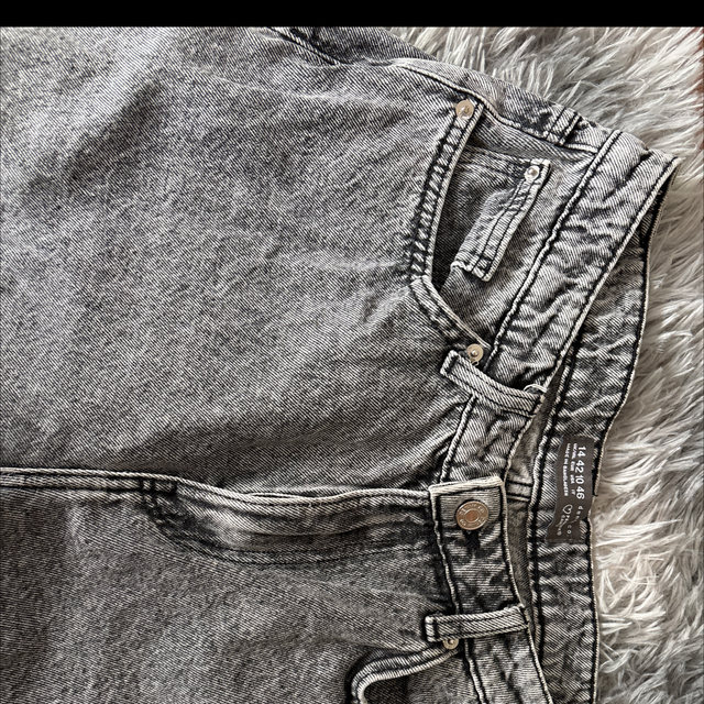 👖 Jean femme gris délavé / effet acid wash coupe droite